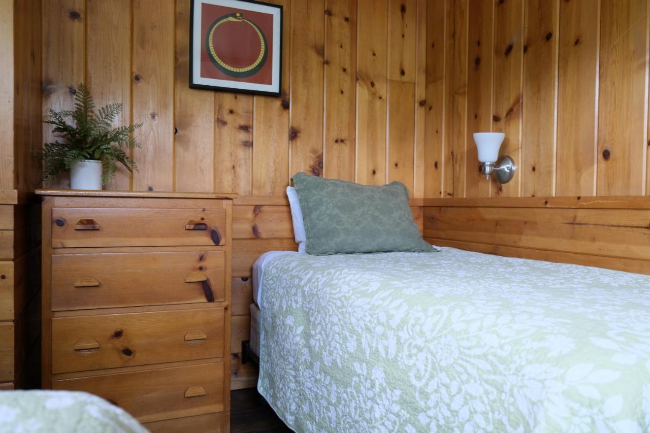Lake Front Cabins 준 레이크 외부 사진